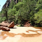 Middle Emerald Pool